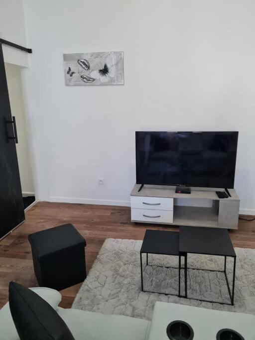 Appartement Moderne, 5 Min Du Centre Ville A Pied Beziers Luaran gambar